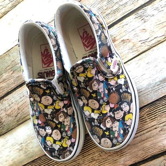 Kids Vans Peanuts Collection Classic Slip Ons - Picture 8 of 8